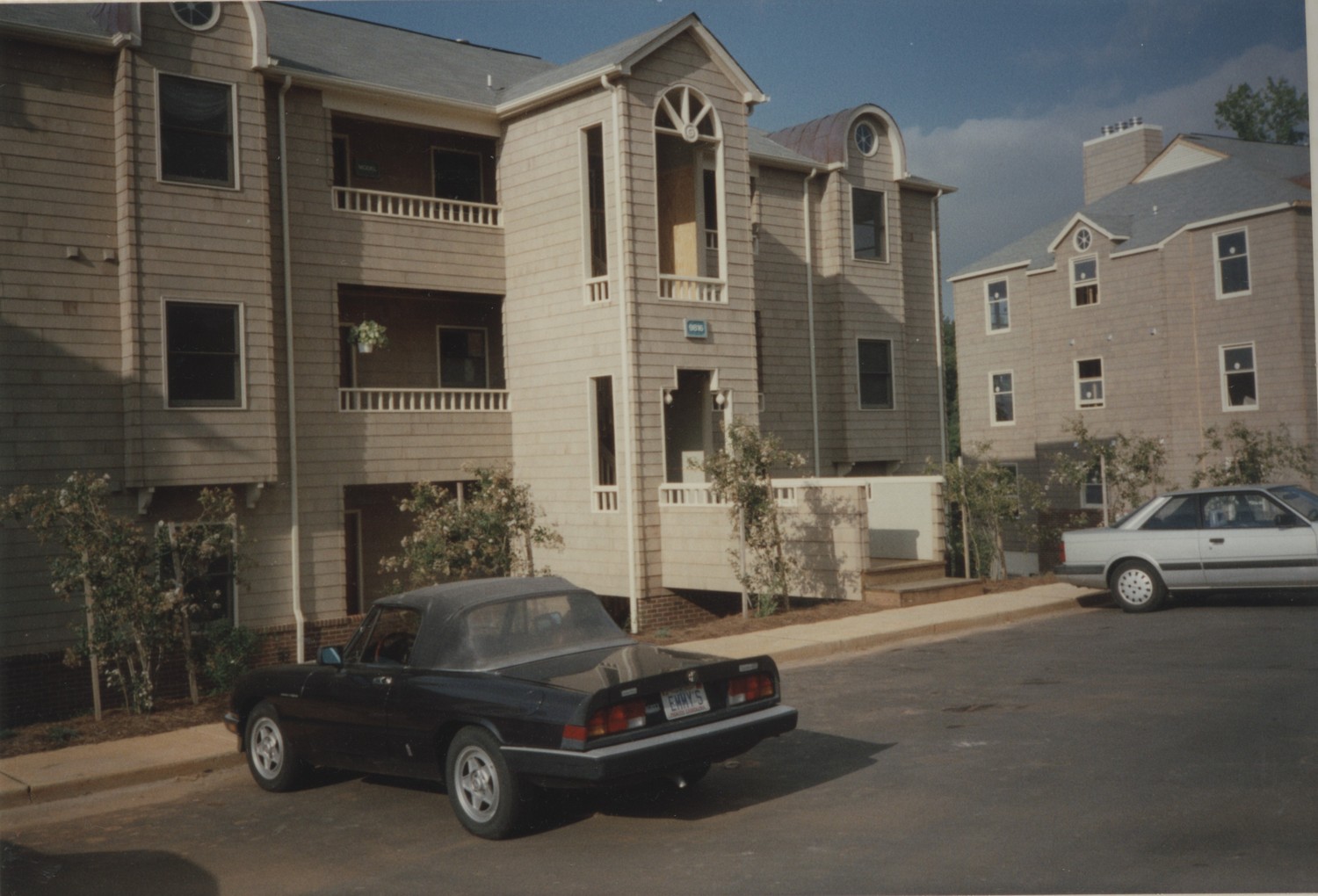 1989 - building 9816 and 9808